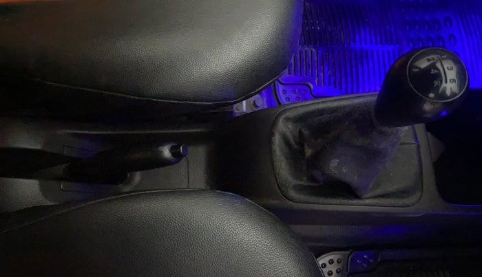 2016 Hyundai Eon ERA +, Petrol, Manual, 36,931 km, Gear Lever