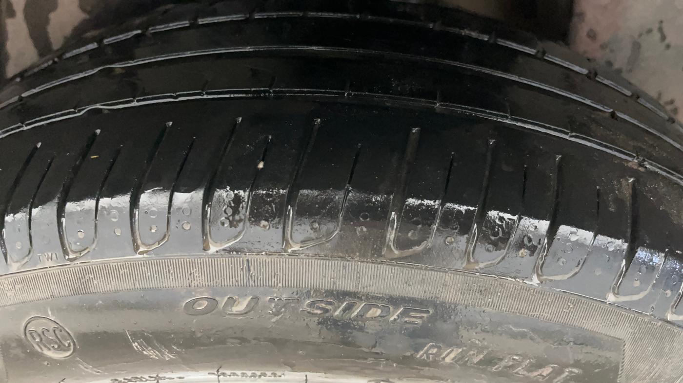 2018 Jeep Compass LIMITED 1.4 PETROL AT, Petrol, Automatic, 50 km, Left Rear Tyre Tread