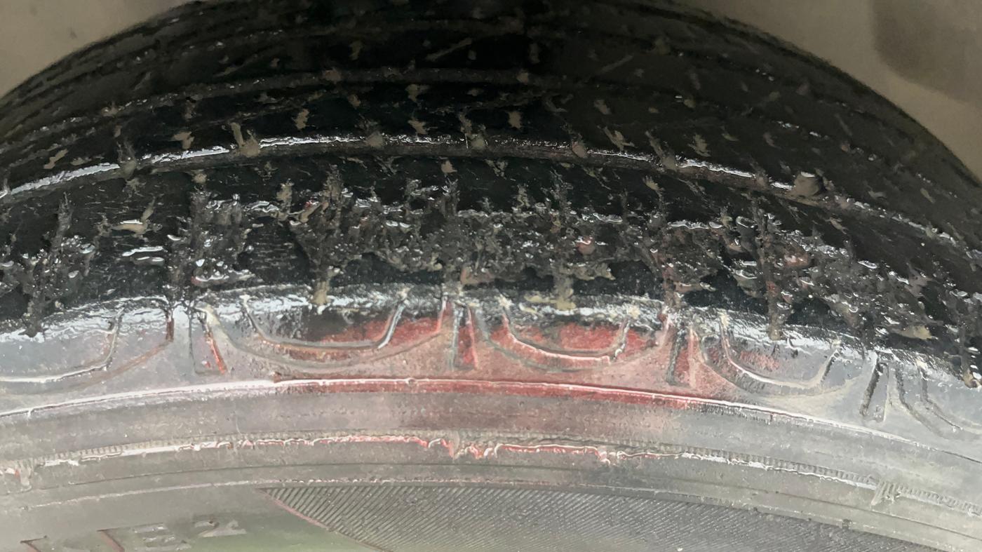 2018 Jeep Compass LIMITED 1.4 PETROL AT, Petrol, Automatic, 50 km, Right Front Tyre Tread