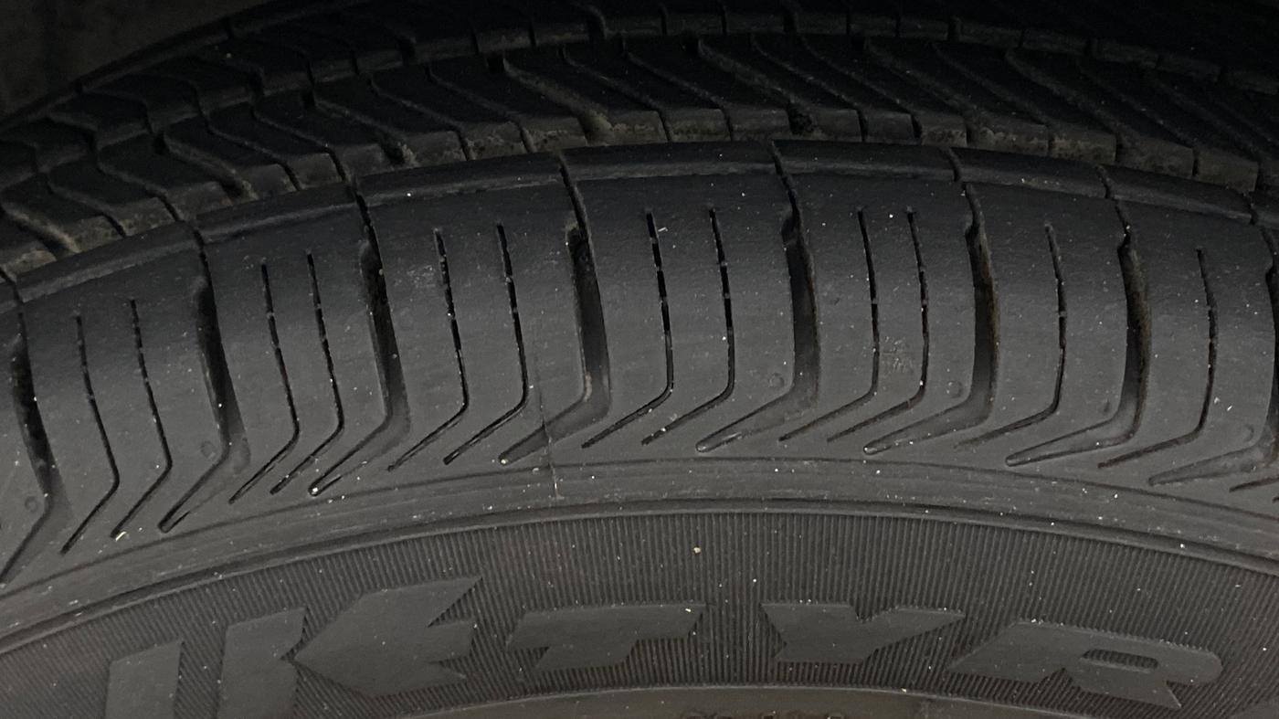 2019 Renault TRIBER RXZ, Petrol, Manual, 43,060 km, Left Front Tyre Tread
