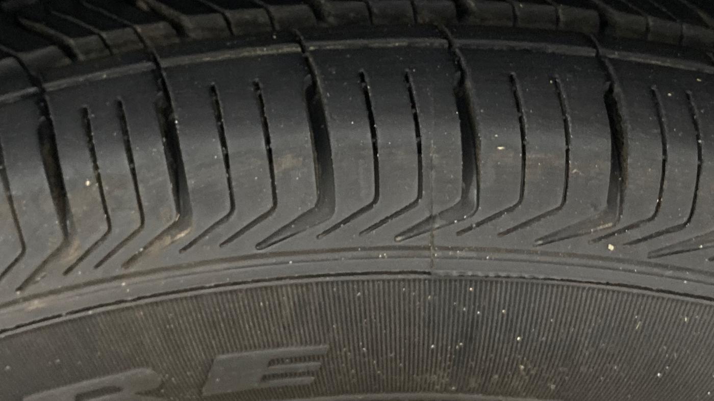 2019 Renault TRIBER RXZ, Petrol, Manual, 43,060 km, Right Front Tyre Tread