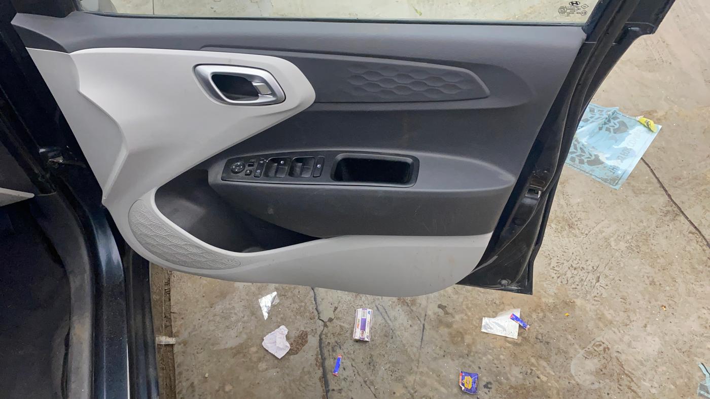 2023 Hyundai GRAND I10 NIOS SPORTZ 1.2 KAPPA VTVT, Petrol, Manual, 12,664 km, Driver Side Door Panels Control