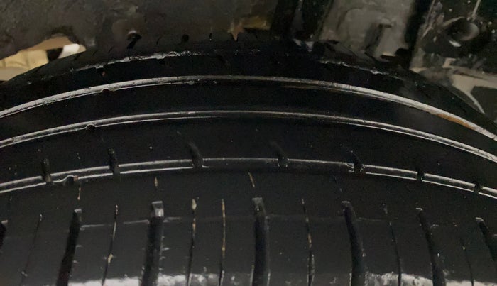 2021 Renault Duster RXZ 1.5 PETROL MT, Petrol, Manual, 29,194 km, Left Rear Tyre Tread