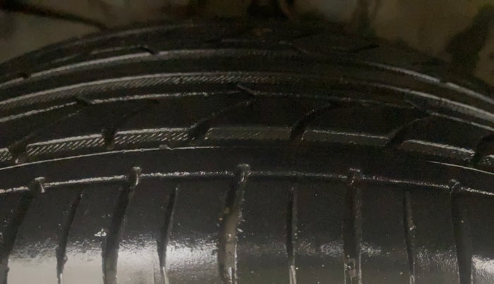 2016 Honda City 1.5L I-VTEC SV CVT, Petrol, Automatic, 1,18,172 km, Left Front Tyre Tread