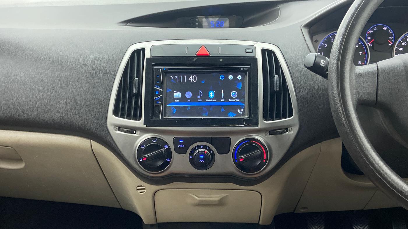 2013 Hyundai i20 MAGNA 1.2, Petrol, Manual, 72,933 km, Air Conditioner