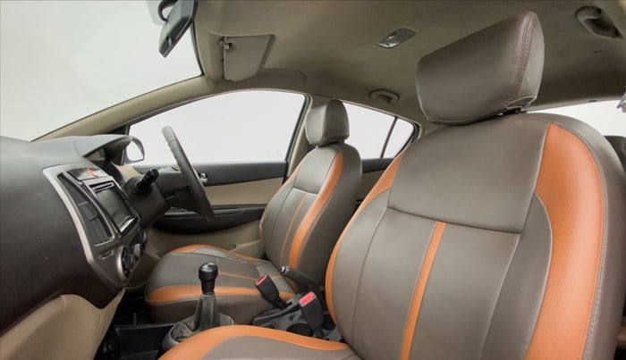 2013 Hyundai i20 MAGNA 1.2, Petrol, Manual, 72,933 km, Right Side Front Door Cabin