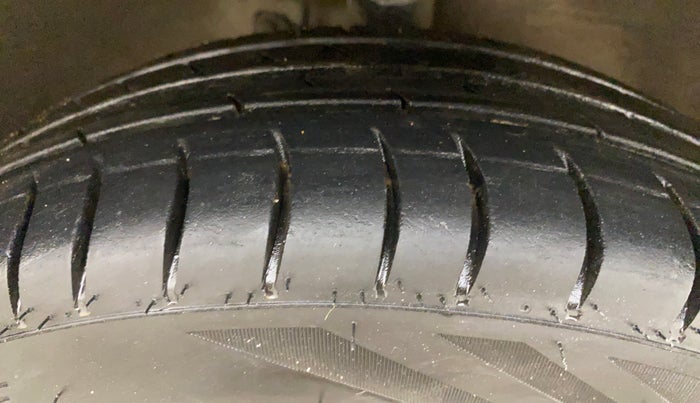 2017 Maruti Wagon R 1.0 VXI AMT, Petrol, Automatic, 41,037 km, Right Front Tyre Tread