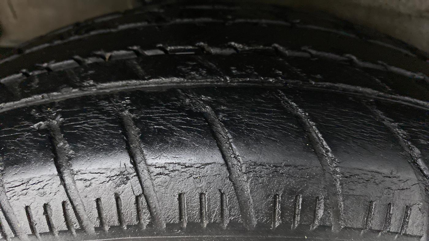 2017 Maruti Celerio VXI AGS, Petrol, Automatic, 42,786 km, Right Rear Tyre Tread