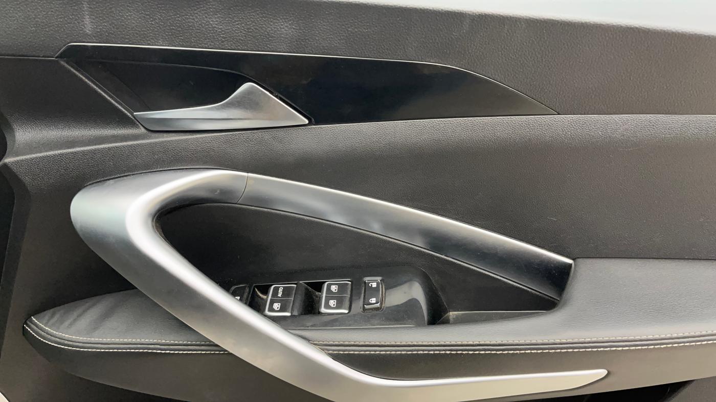 2019 MG HECTOR SMART 2.0 DIESEL, Diesel, Manual, 92,952 km, Driver Side Door Panels Control