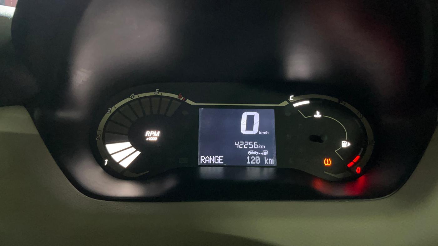 2023 Nissan MAGNITE XL, Petrol, Manual, 42,256 km, Odometer Image