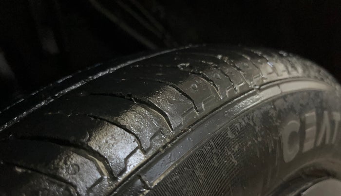 2023 Nissan MAGNITE XL, Petrol, Manual, 42,256 km, Right Rear Tyre Tread