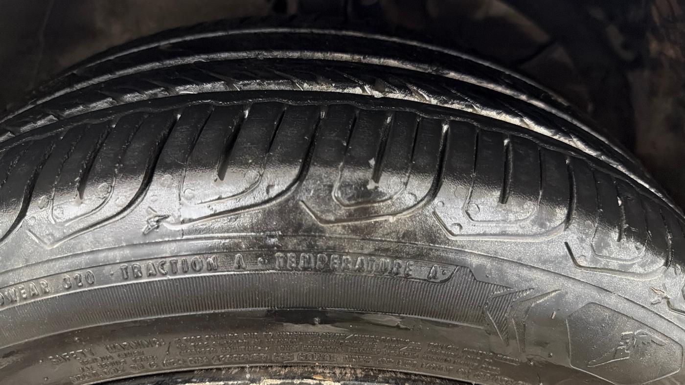 2020 Maruti Swift VXI, Petrol, Manual, 53,101 km, Right Front Tyre Tread