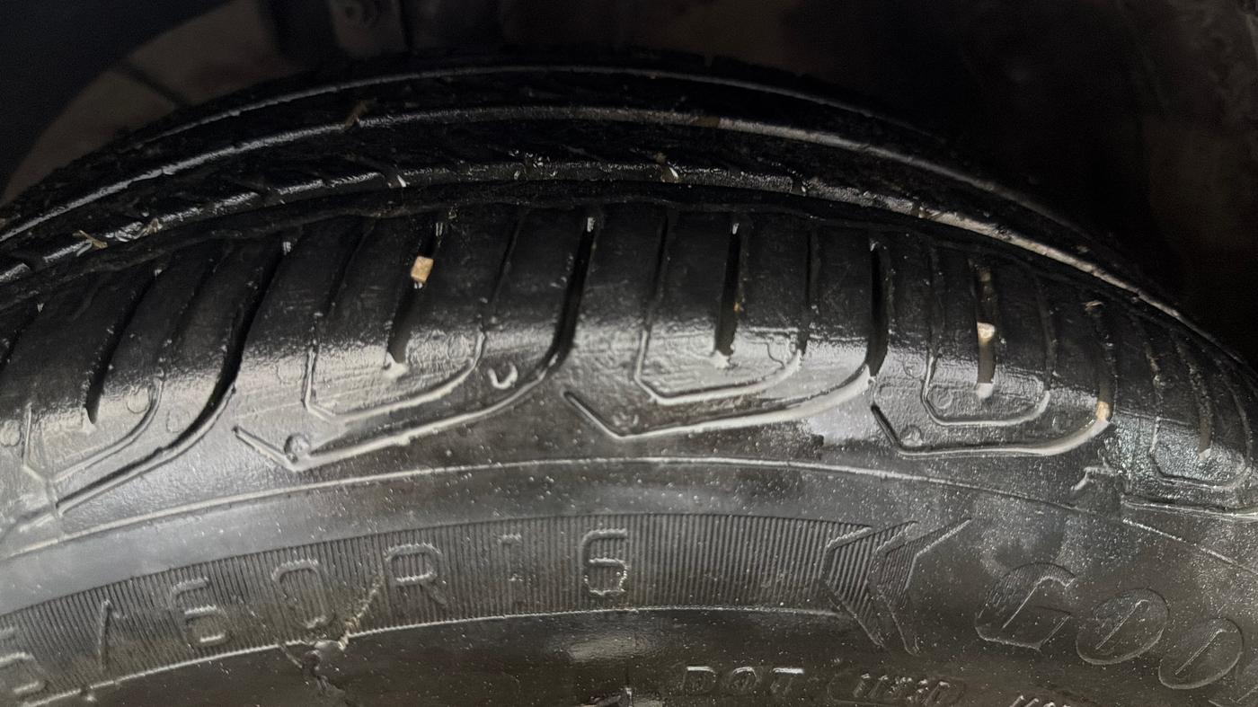 2020 Maruti Swift VXI, Petrol, Manual, 53,101 km, Left Front Tyre Tread