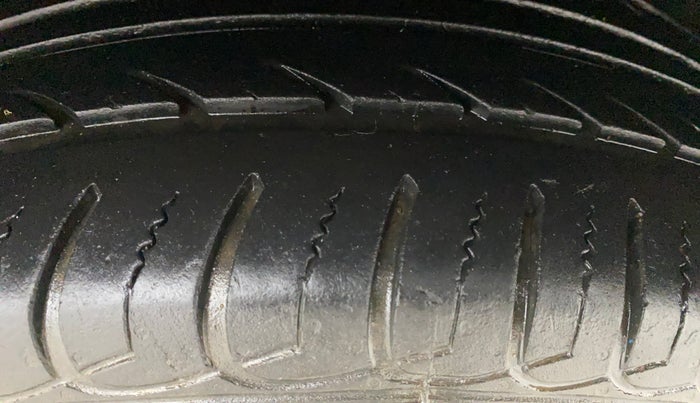 2019 Ford Ecosport TITANIUM + 1.5L PETROL, Petrol, Manual, 1,17,385 km, Left Rear Tyre Tread