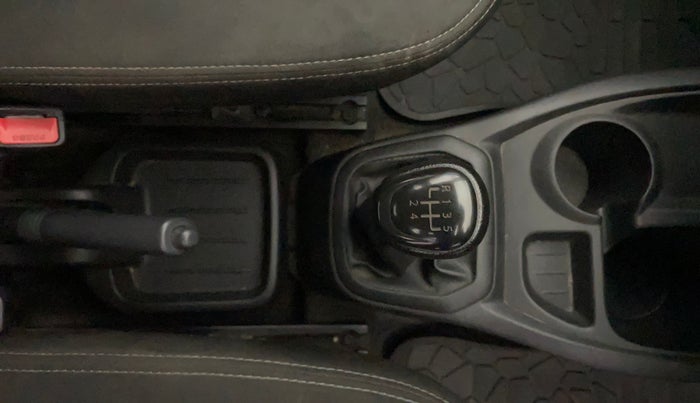 2019 Datsun Redi Go A, Petrol, Manual, 64,501 km, Gear Lever