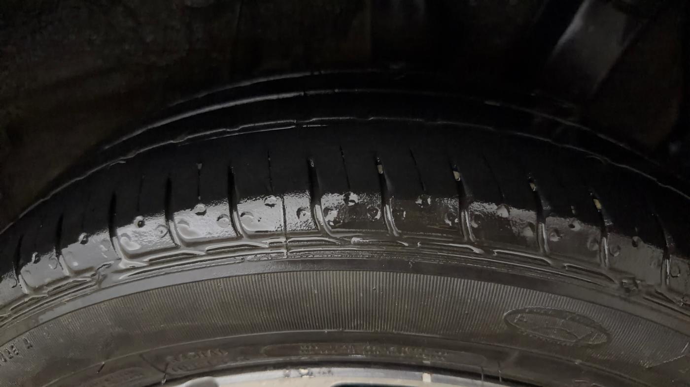 2025 Hyundai AURA SX 1.2 CNG, CNG, Manual, 46,269 km, Left Rear Tyre Tread