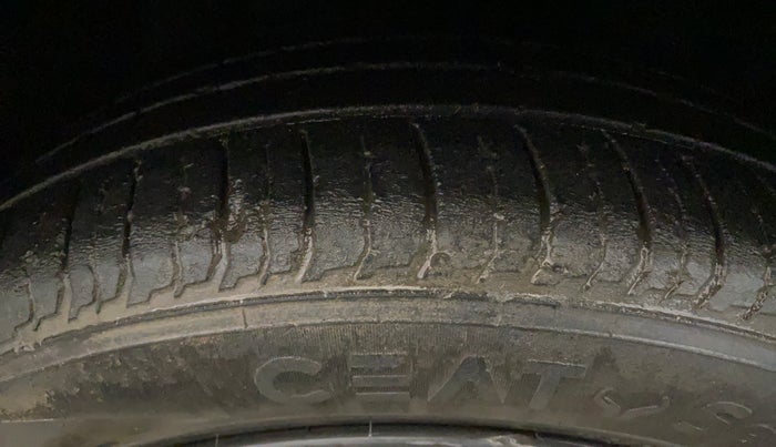 2023 Hyundai NEW I20 Sportz 1.2 IVT, Petrol, Automatic, 28,248 km, Left Front Tyre Tread