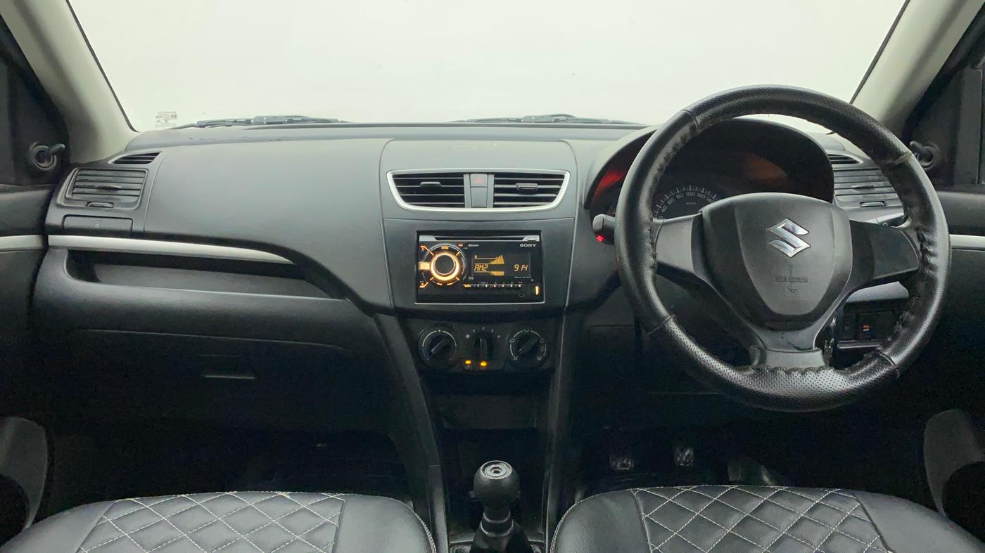 2017 Maruti Swift LXI (O), Petrol, Manual, 27,949 km, Dashboard