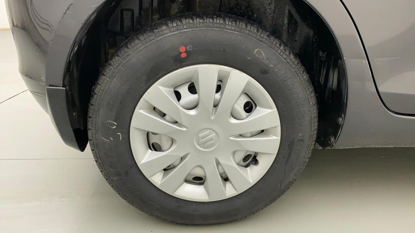 2017 Maruti Swift LXI (O), Petrol, Manual, 27,949 km, Right Rear Wheel