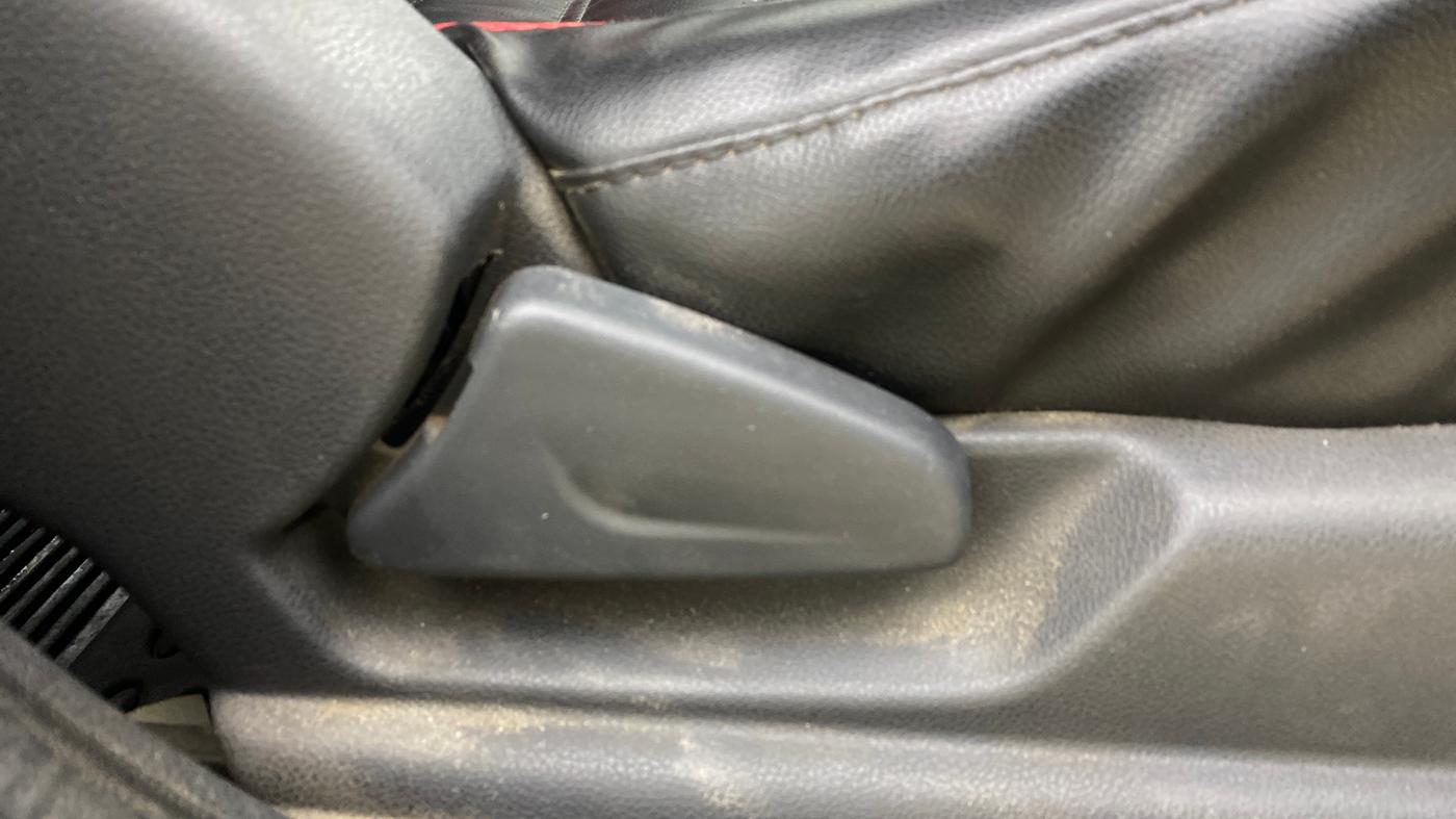 2016 Renault Kwid RXT 0.8, Petrol, Manual, 44,621 km, Driver Side Adjustment Panel