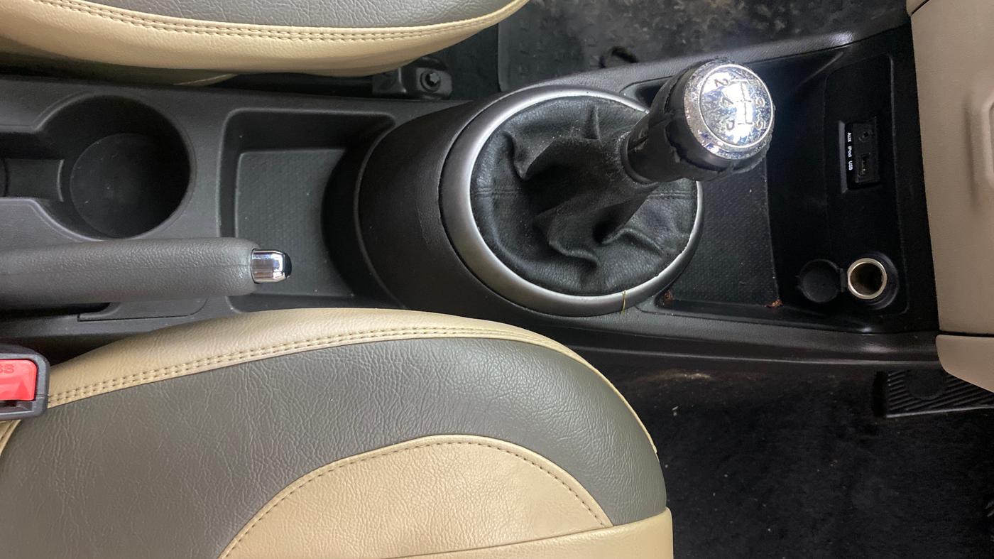 2014 Hyundai i20 ASTA 1.2, Petrol, Manual, 72,657 km, Gear Lever