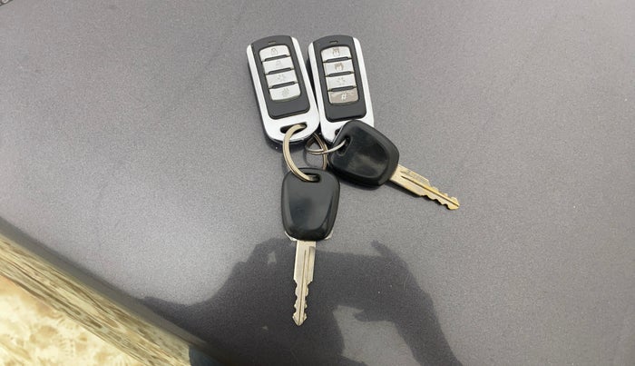 2017 Maruti Alto K10 VXI, Petrol, Manual, 70,326 km, Key Close Up