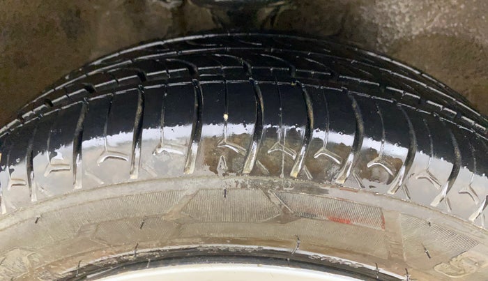 2017 Maruti Alto K10 VXI, Petrol, Manual, 70,326 km, Right Front Tyre Tread