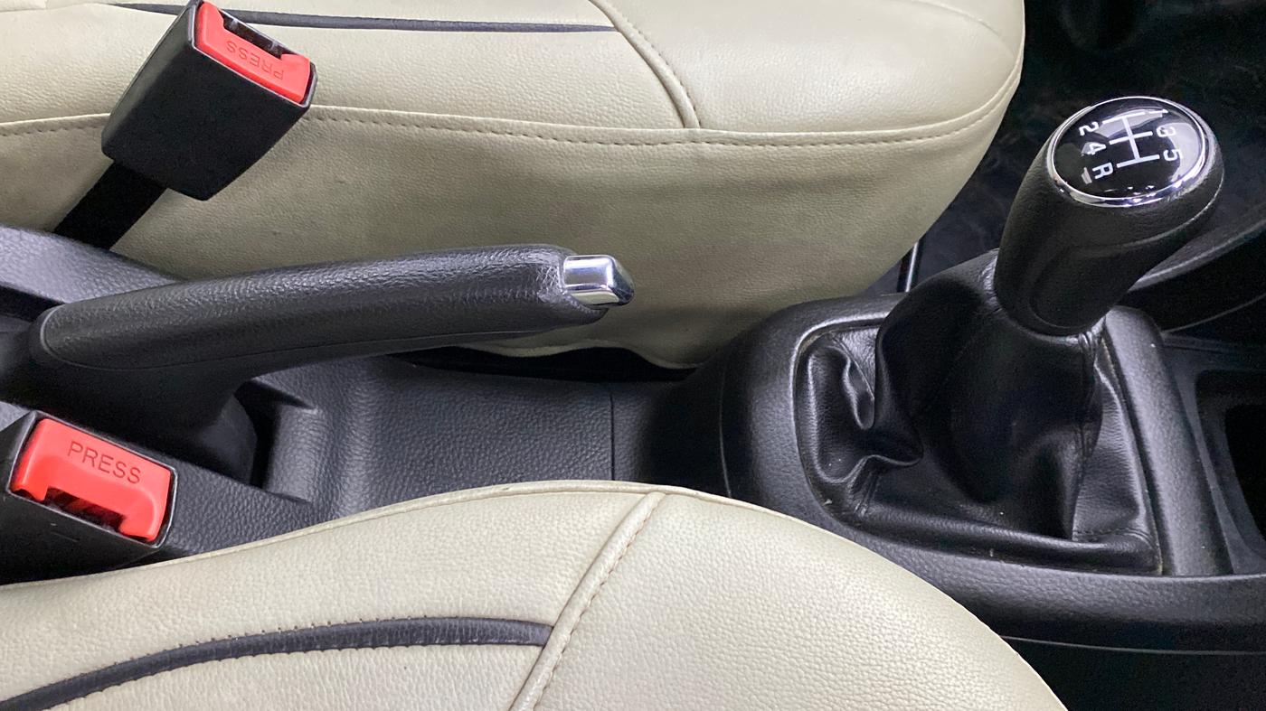 2014 Maruti Swift ZXI, Petrol, Manual, 88,265 km, Gear Lever