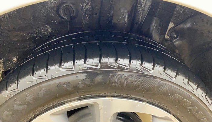 2017 Hyundai Elite i20 ASTA 1.2 DUAL TONE, Petrol, Manual, 50,403 km, Left Rear Tyre Tread