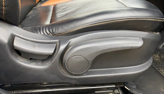 2017 Hyundai Elite i20 ASTA 1.2 DUAL TONE, Petrol, Manual, 50,403 km, Driver Side Adjustment Panel