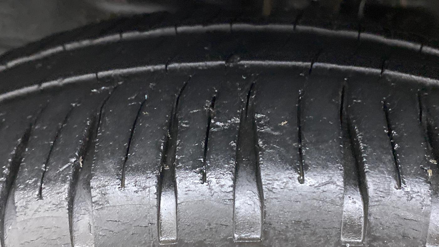 2012 Maruti Wagon R 1.0 VXI, Petrol, Manual, 73,157 km, Left Front Tyre Tread