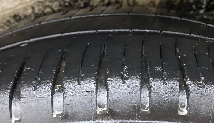 2012 Maruti Wagon R 1.0 VXI, Petrol, Manual, 73,157 km, Left Rear Tyre Tread