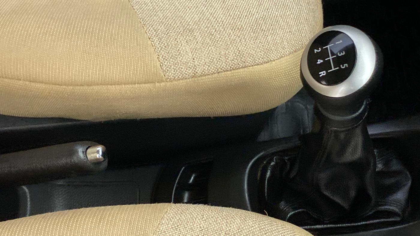 2012 Maruti Wagon R 1.0 VXI, Petrol, Manual, 73,157 km, Gear Lever