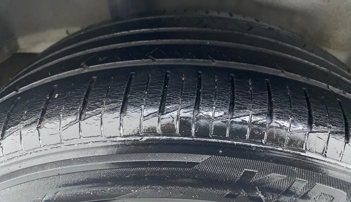 2017 Honda Jazz 1.2 V AT, Petrol, Automatic, 46,249 km, Right Rear Tyre Tread