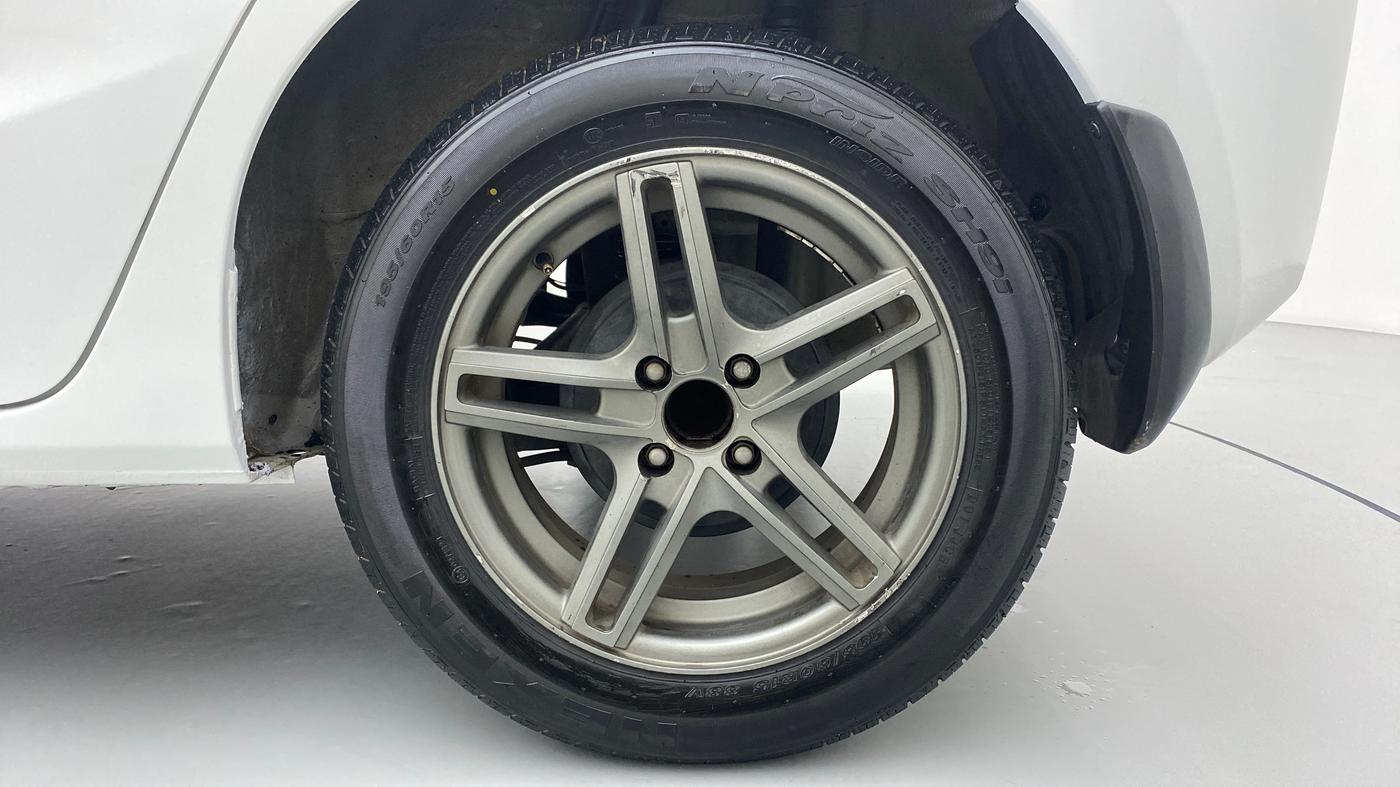2017 Honda Jazz 1.2 V AT, Petrol, Automatic, 46,249 km, Left Rear Wheel