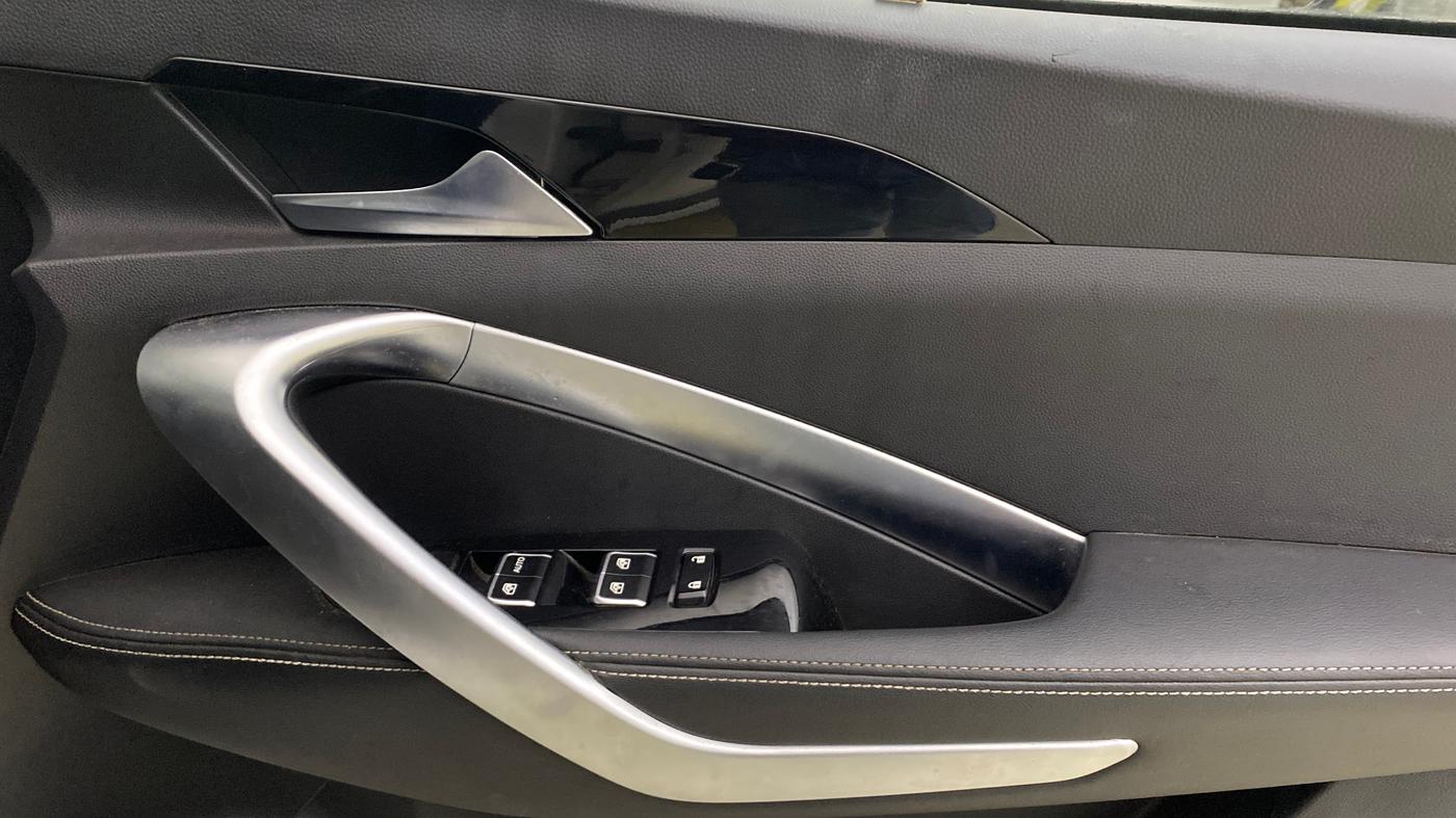 2020 MG HECTOR SHARP 1.5 DCT PETROL, Petrol, Automatic, 29,002 km, Driver Side Door Panels Control