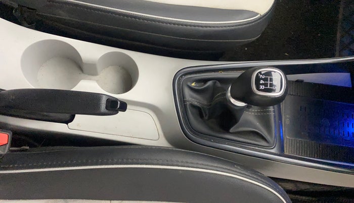 2024 Hyundai NEW I20 ASTA (O) 1.2 MT, Petrol, Manual, 42,640 km, Gear Lever