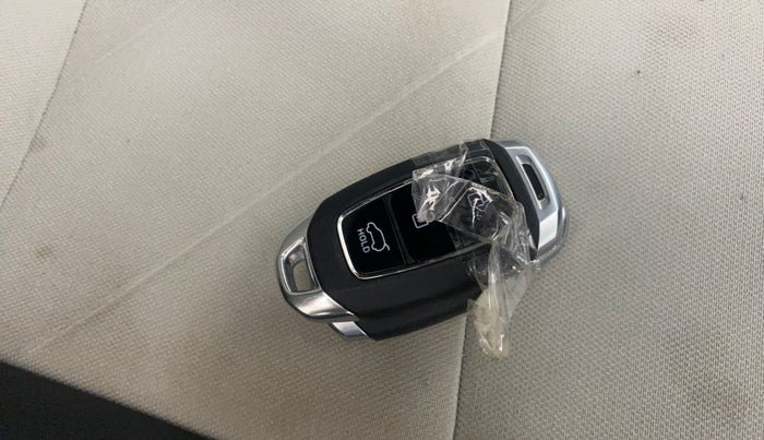 2024 Hyundai NEW I20 ASTA (O) 1.2 MT, Petrol, Manual, 42,640 km, Key Close Up