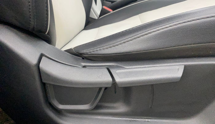 2024 Hyundai NEW I20 ASTA (O) 1.2 MT, Petrol, Manual, 42,640 km, Driver Side Adjustment Panel