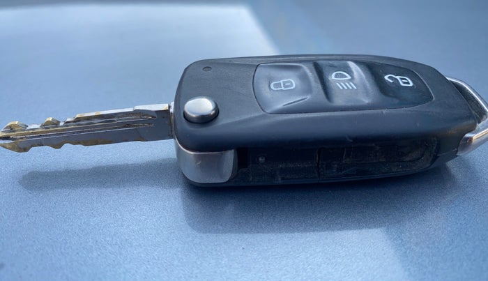 2018 Tata Tiago XT PETROL, Petrol, Manual, 60,478 km, Key Close Up