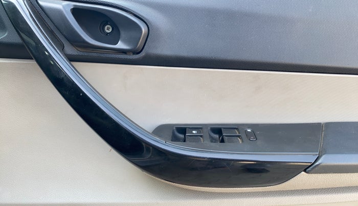2018 Tata Tiago XT PETROL, Petrol, Manual, 60,478 km, Driver Side Door Panels Control