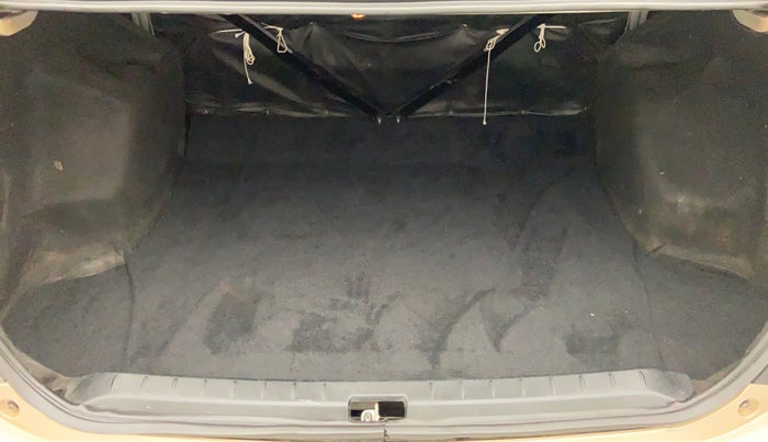 2012 Toyota Etios V, Petrol, Manual, 89,724 km, Boot Inside