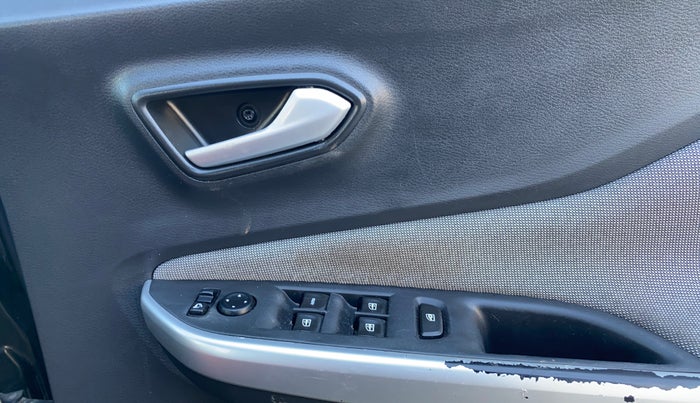 2023 Nissan MAGNITE XL, Petrol, Manual, 35,881 km, Driver Side Door Panels Control