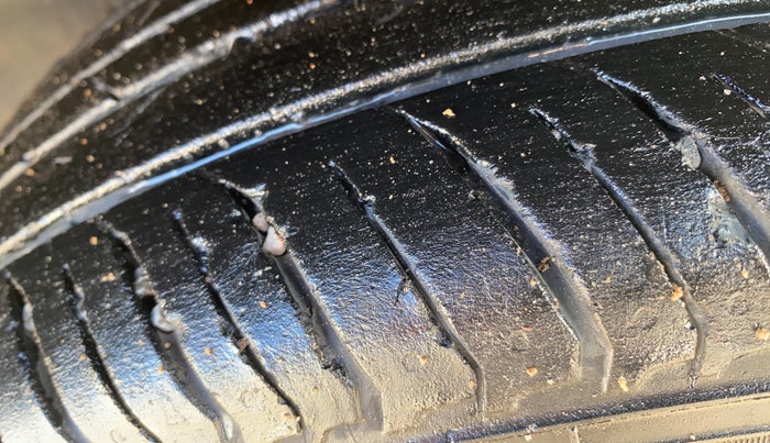 2023 Nissan MAGNITE XL, Petrol, Manual, 35,881 km, Right Rear Tyre Tread