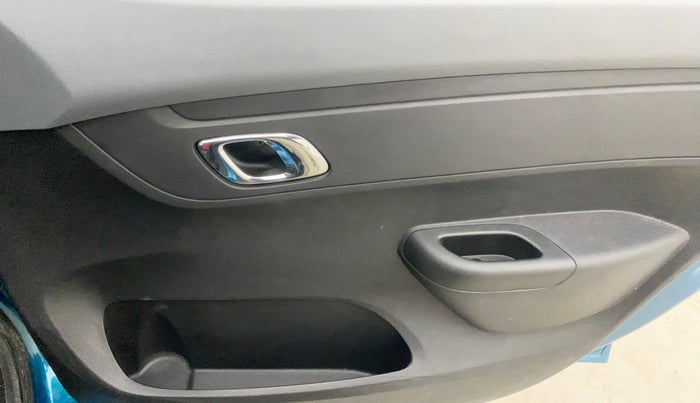 2019 Renault Kwid RXT 1.0 AMT (O), Petrol, Automatic, 14,265 km, Driver Side Door Panels Control