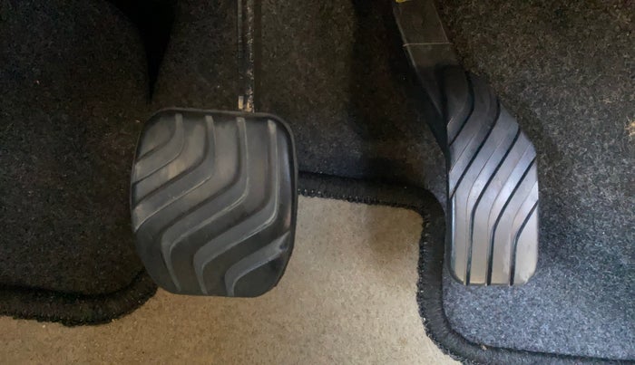 2019 Renault Kwid RXT 1.0 AMT (O), Petrol, Automatic, 14,265 km, Pedals