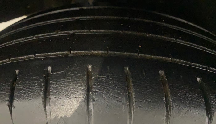 2019 Toyota Glanza V, Petrol, Manual, 53,080 km, Right Rear Tyre Tread