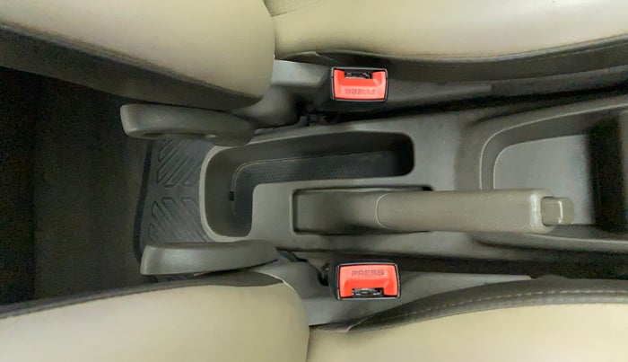 2014 Hyundai i10 SPORTZ 1.1 IRDE2, Petrol, Manual, 43,739 km, Driver Side Adjustment Panel