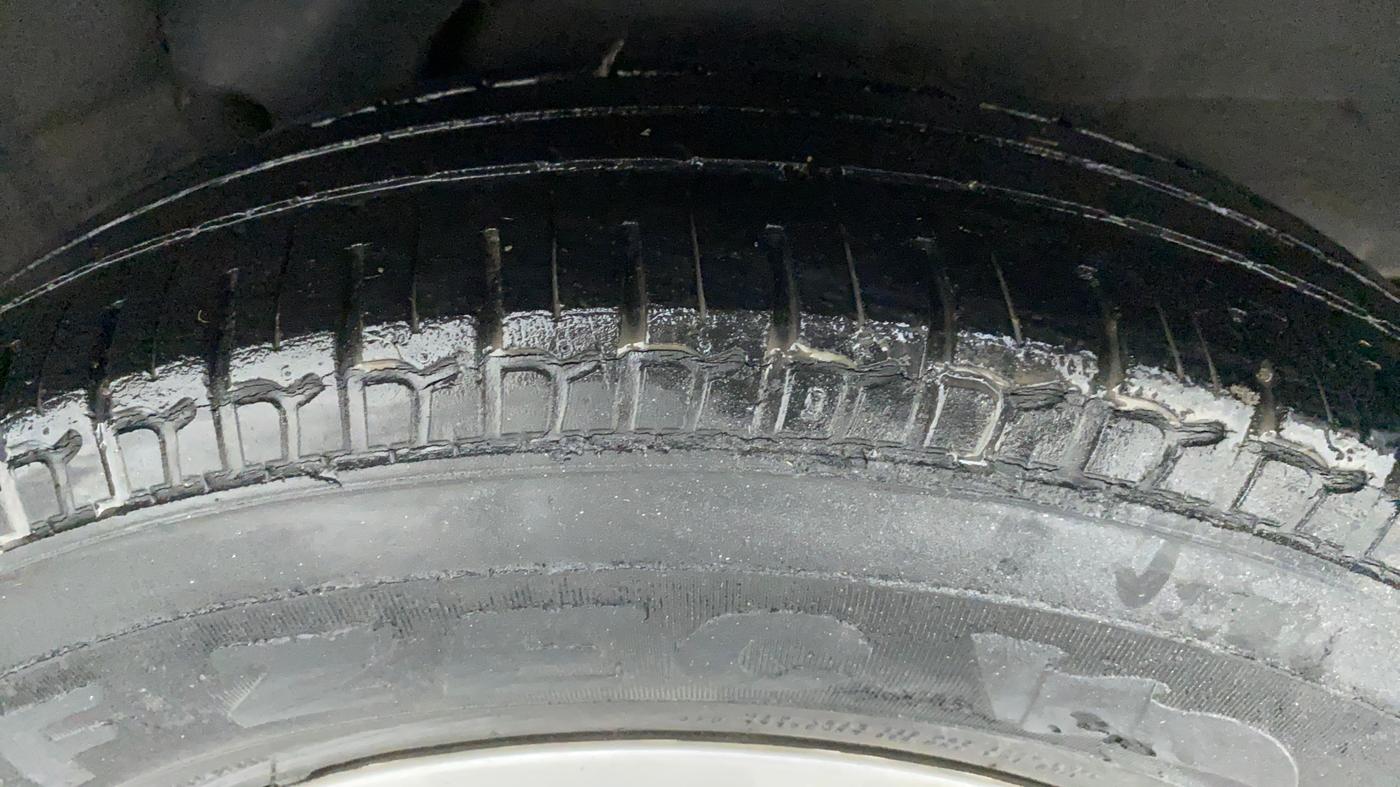 2014 Hyundai i10 SPORTZ 1.1 IRDE2, Petrol, Manual, 43,739 km, Left Rear Tyre Tread