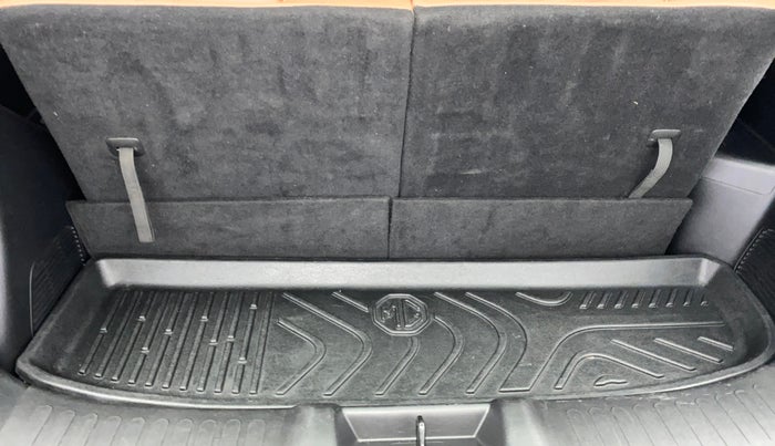 2020 MG HECTOR PLUS SHARP 1.5 PETROL TURBO HYBRID MT 6-STR, Petrol, Manual, 42,414 km, Boot Inside